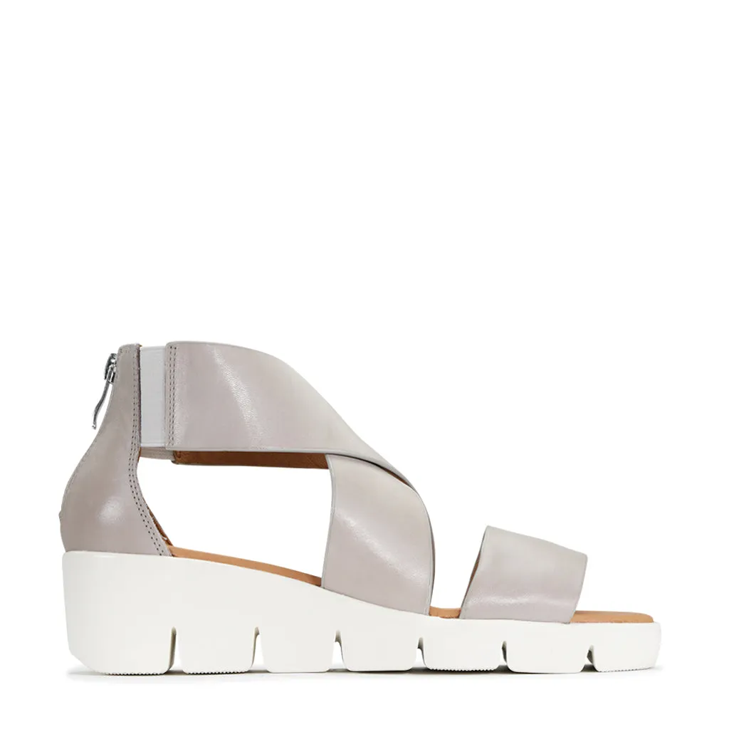 Enhanced design toddlers' Basis Leather Sandals