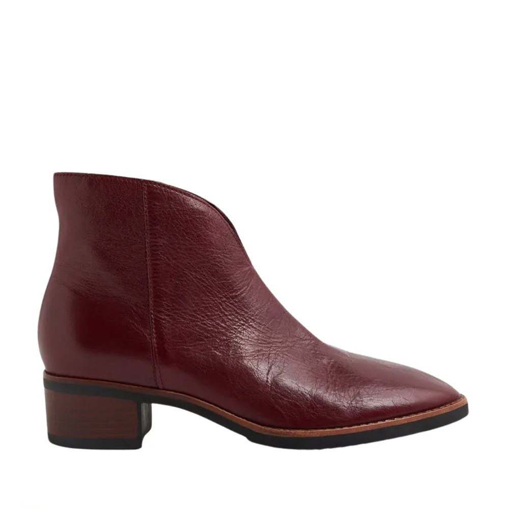DJANGO & JULIETTE TALULA BURGUNDY Athletic Wear