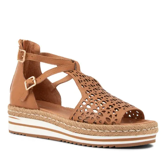 Gold Touch Comfortable Slip-Ons DJANGO & JULIETTE ACCRA DARK TAN