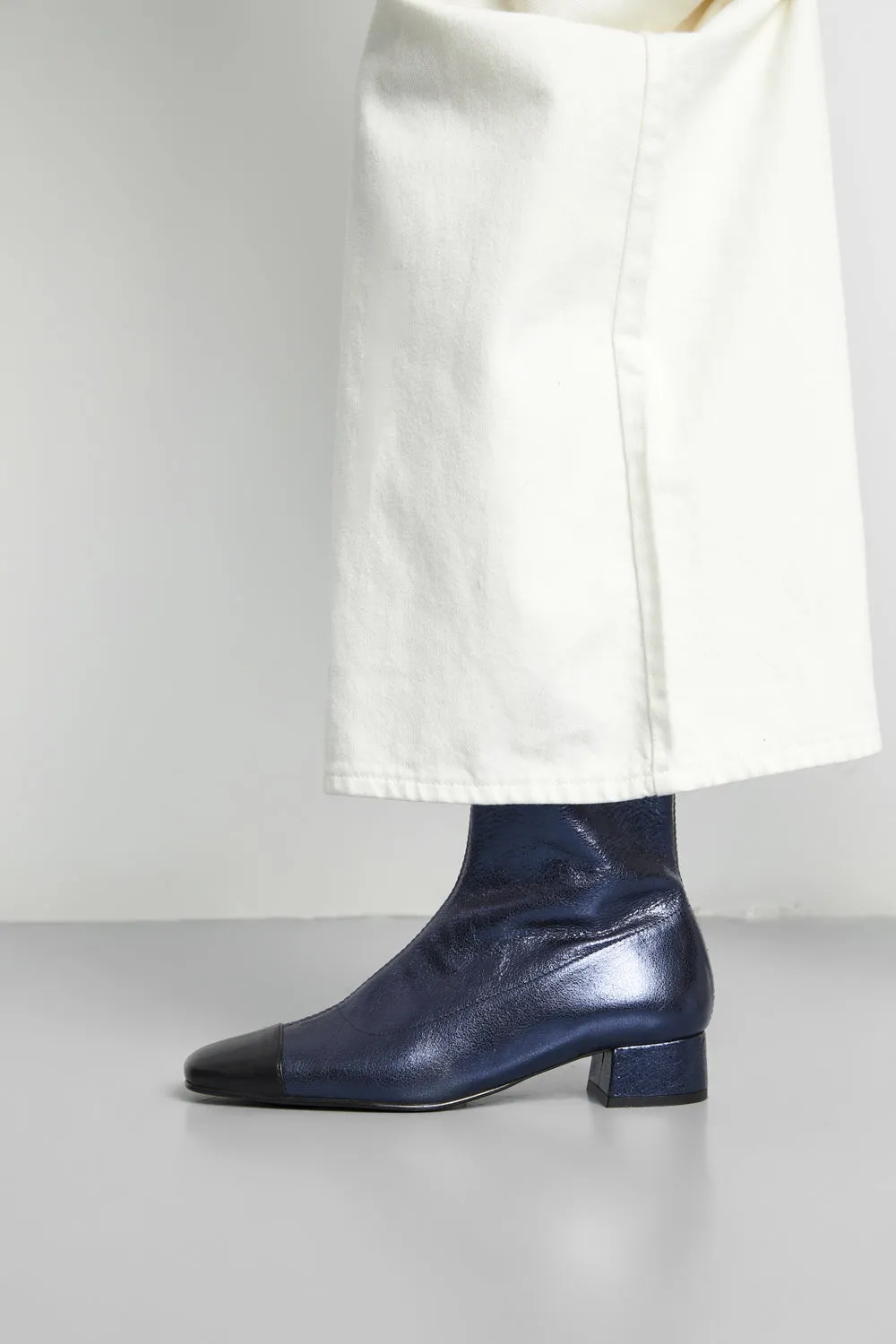 Mountain Climbing Laurie Ankle Boots in Ocean-coloured Metallic Leather