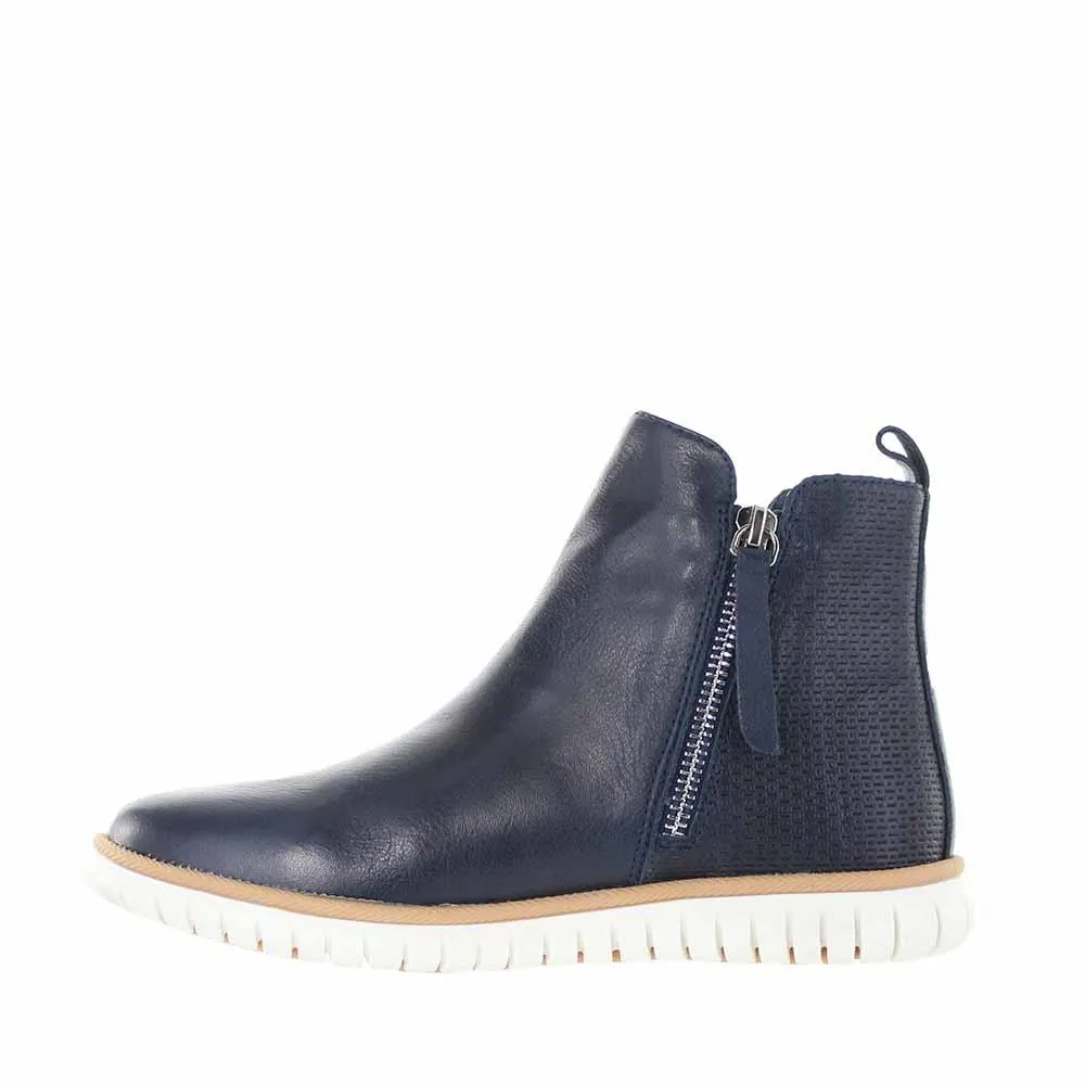 Zip-up style LE SANSA ITALY NAVY