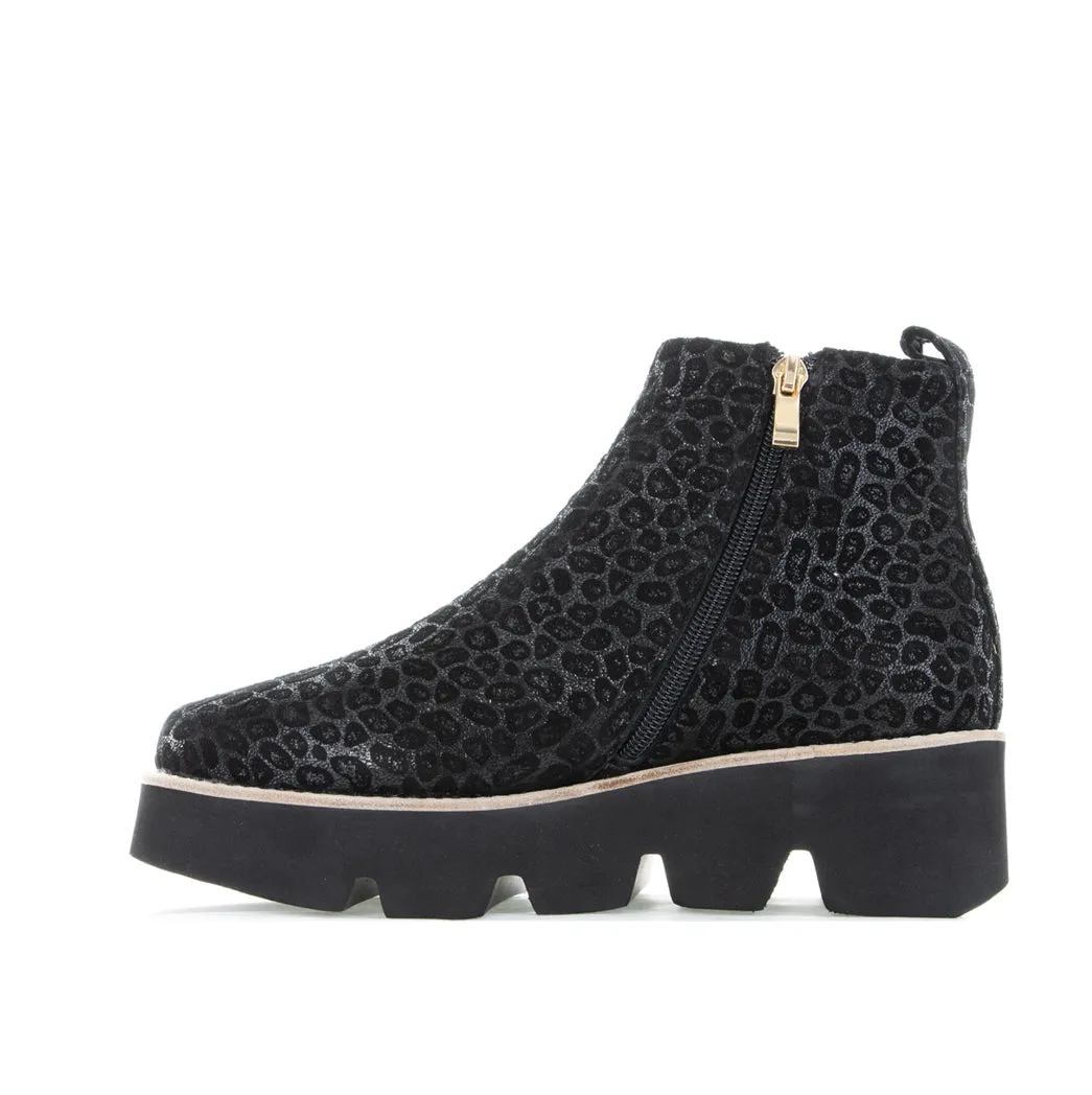BRESLEY SIGI BLACK LEOPARD Comfortable Footbed