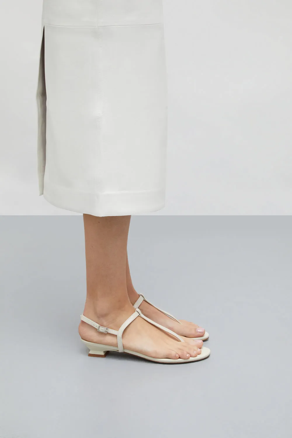 Daphne Sandals in Ivory Patent Leather Slide Ease