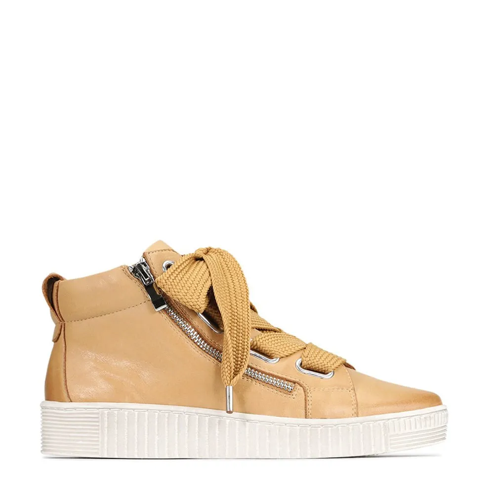 EOS JOYOUS TAN Active Lifestyle City Street
