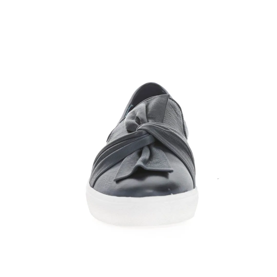 LE SANSA IZZY NAVY Elegant Flat Casual Slip-on Design