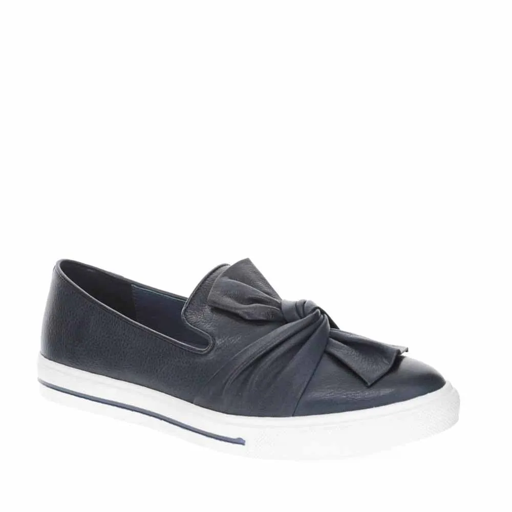 LE SANSA IZZY NAVY Pure Motion Strong Lane