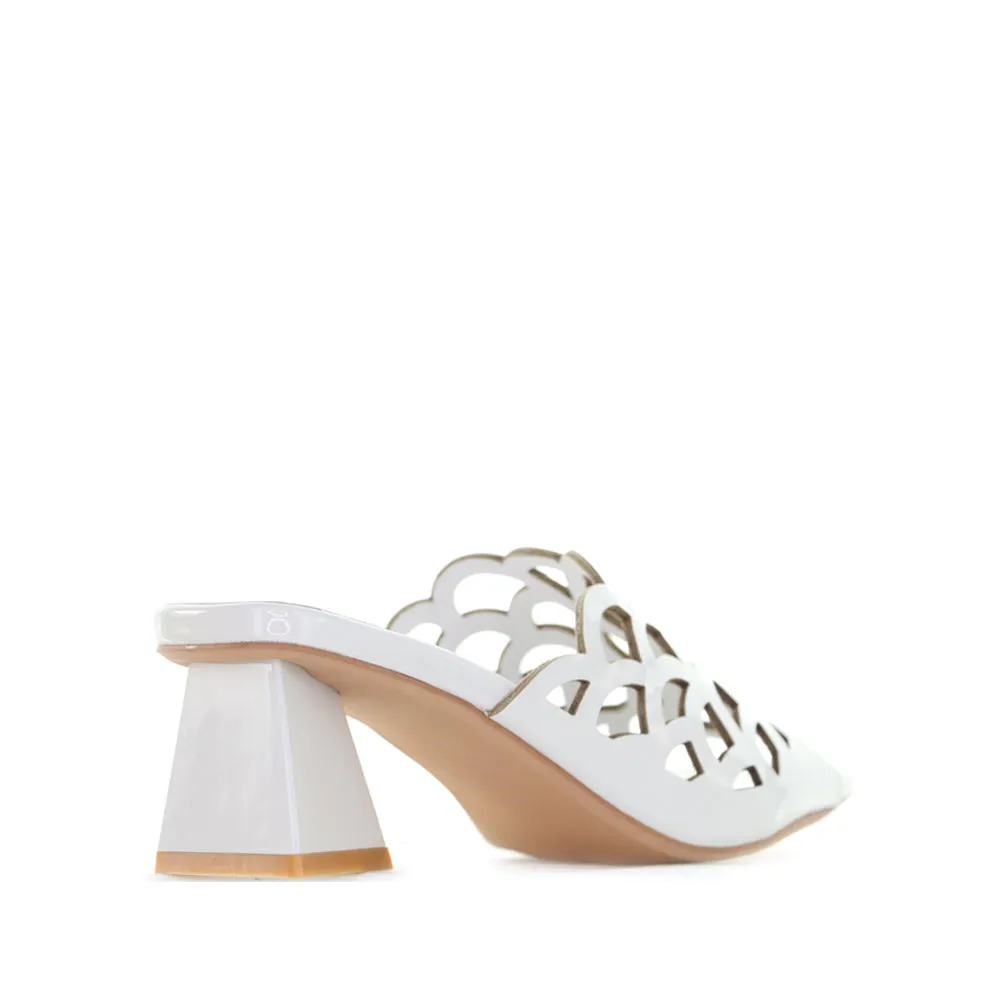 Glittery Pumps Metallic Stilettos DJANGO & JULIETTE ILESAT WHITE PATENT