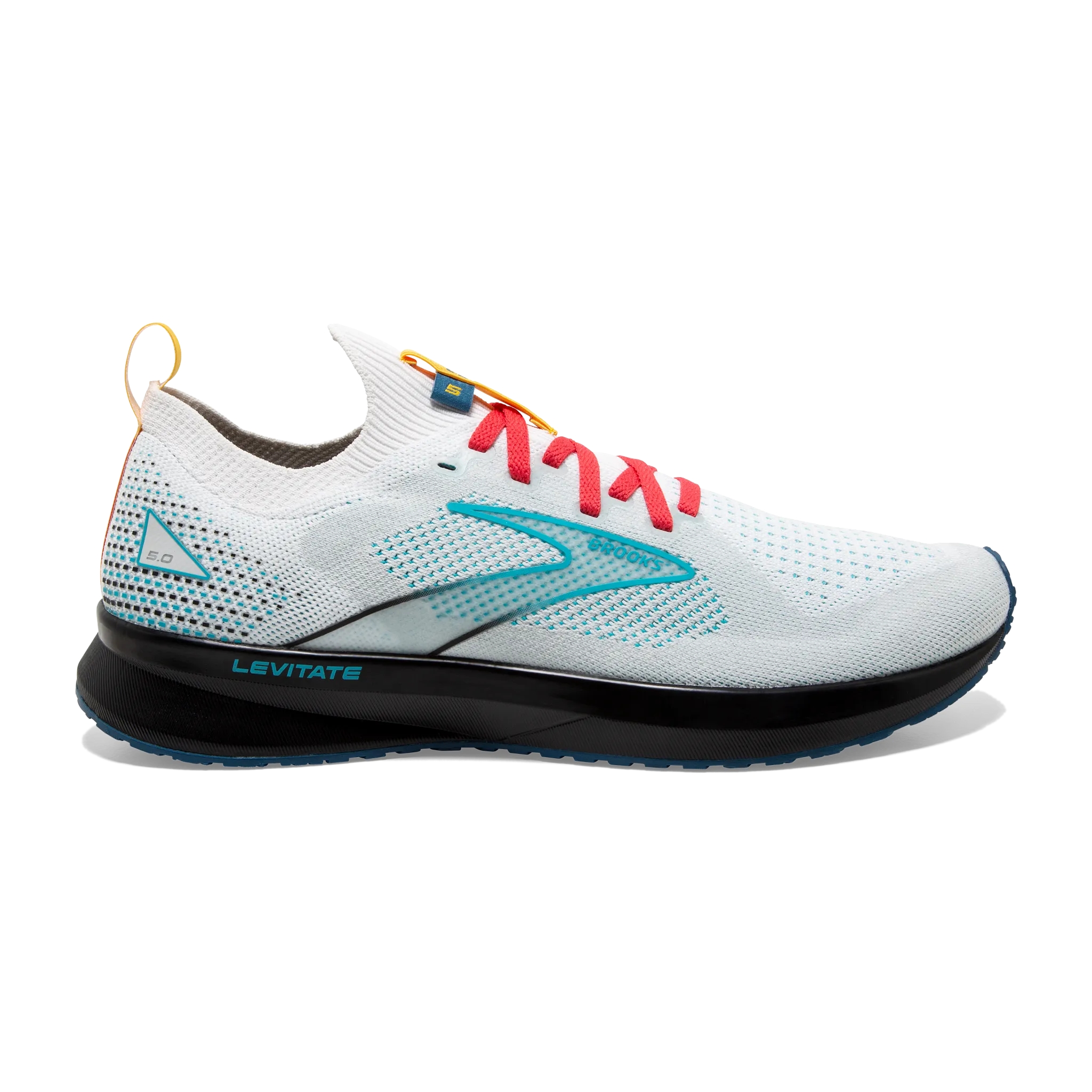 Men's Levitate StealthFit 5 running in a forest shoes