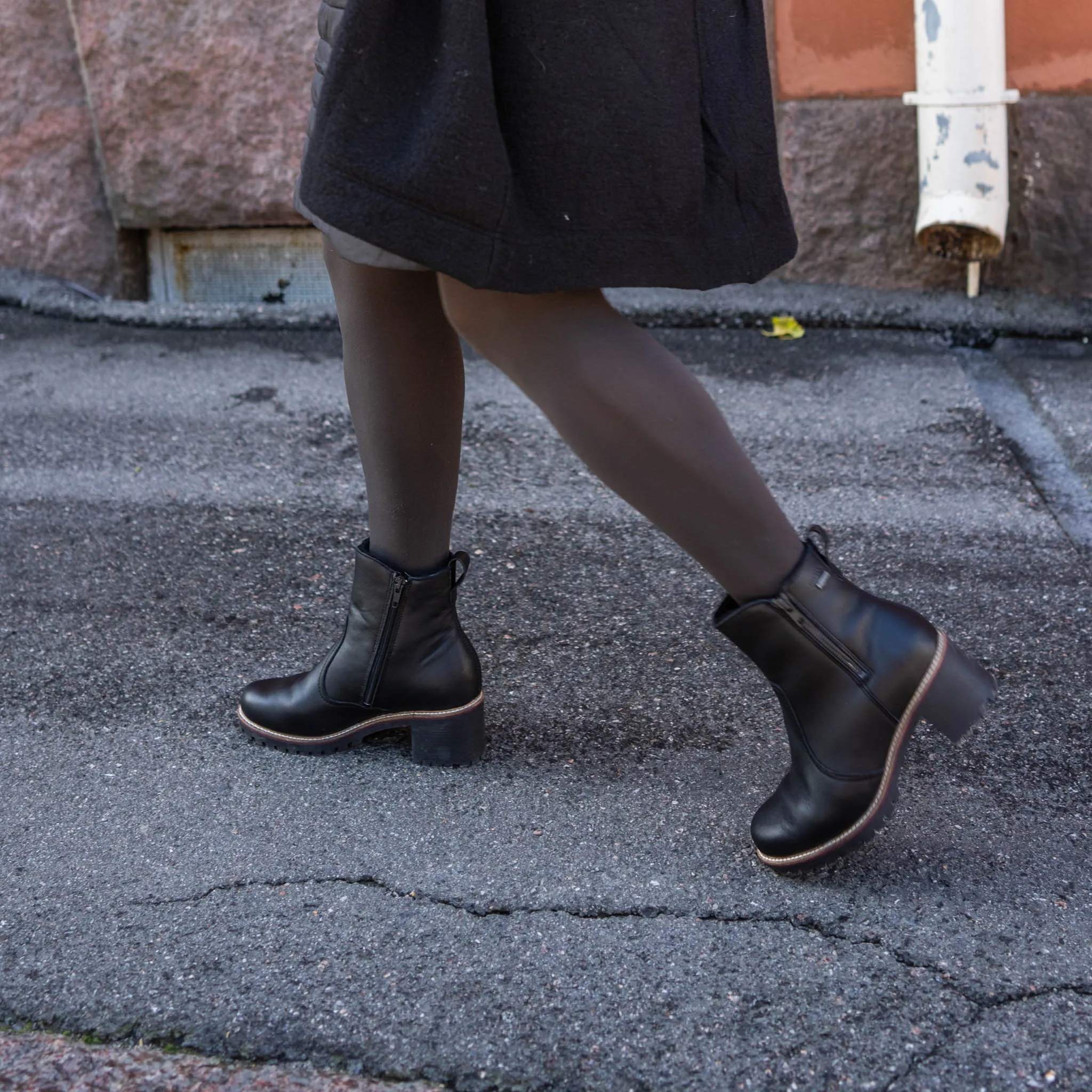 Adjustable Strap Stylish Protection ARO Women's GORE-TEX? ankle boots