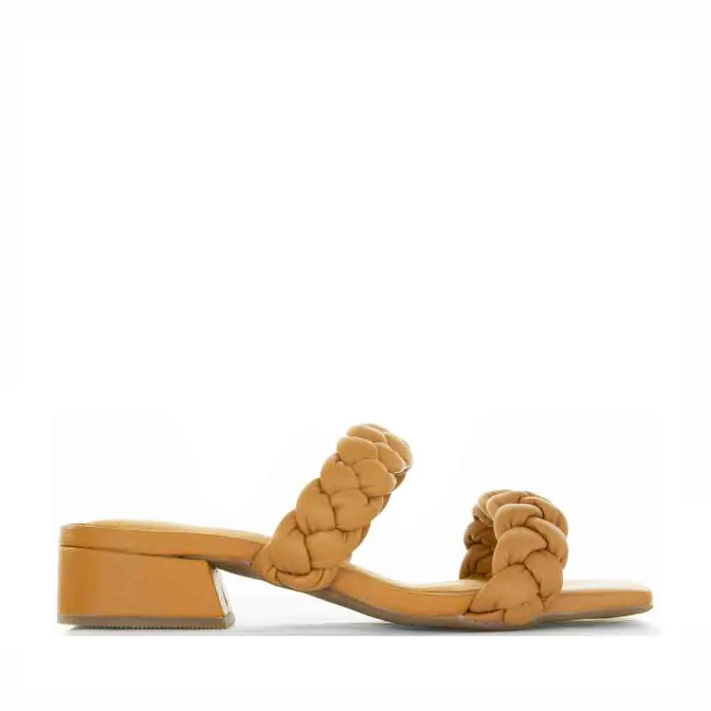LE SANSA GILLIAN TAN Slip On Sneakers Air Flow