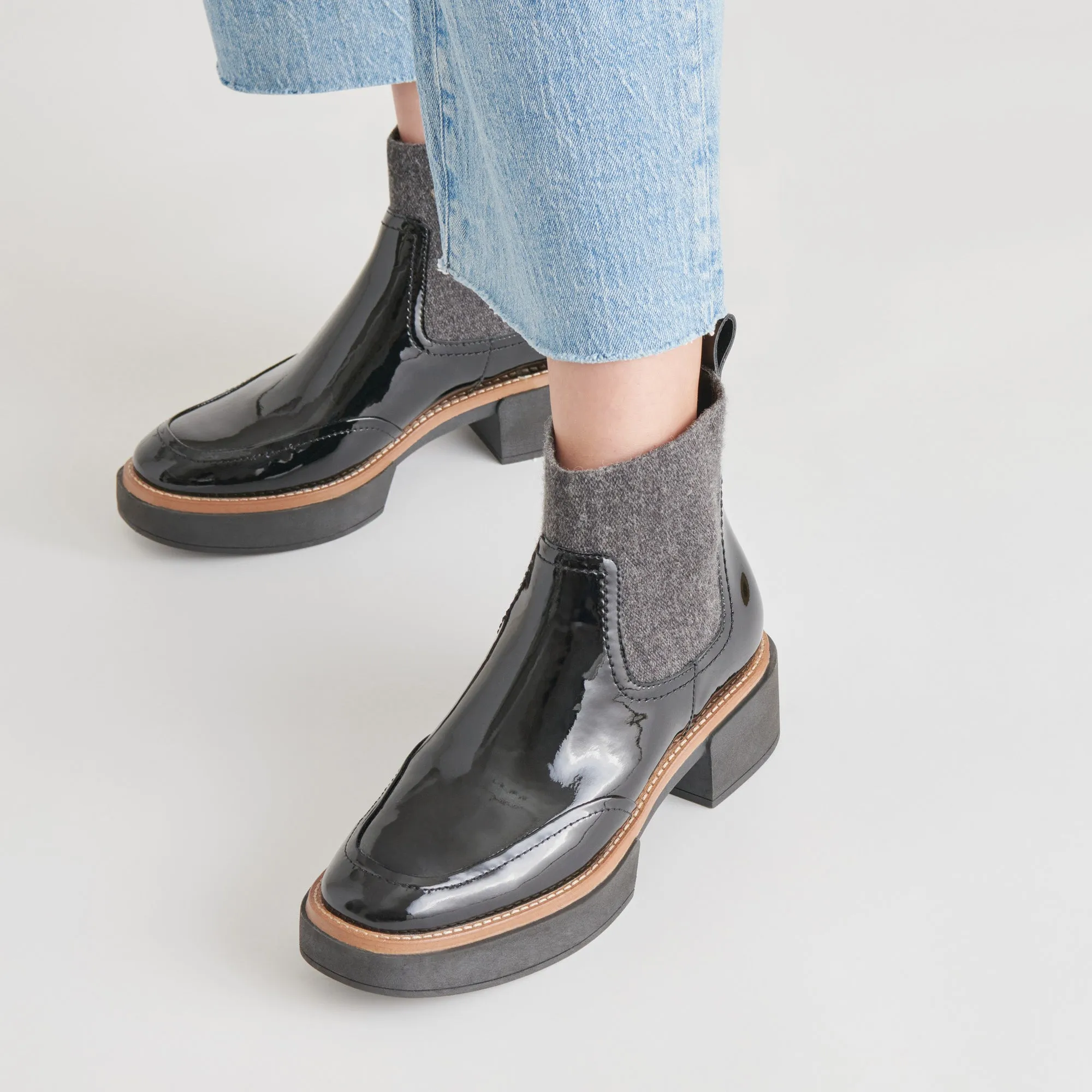 SALINE H2O BOOTIES MIDNIGHT CRINKLE PATENT Step Control