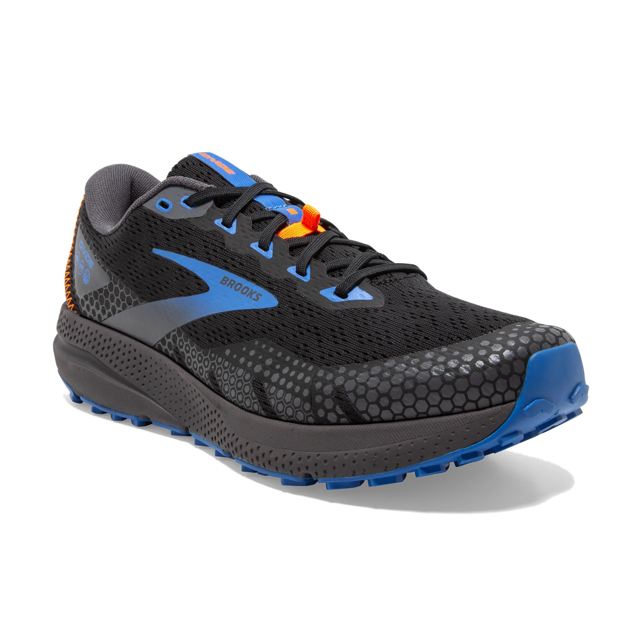 running in a bus station area shoes Men's Divide 3