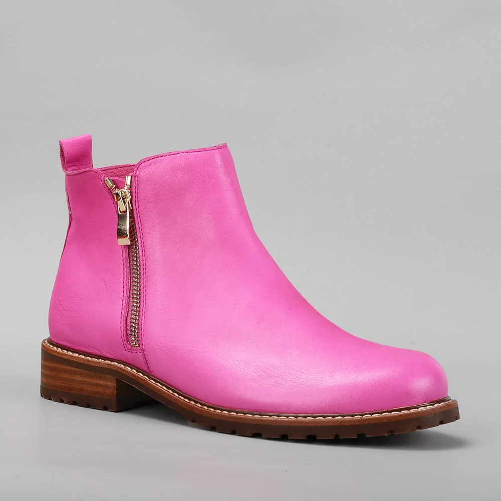 LE SANSA FIG HOT PINK Tan buckle - up style