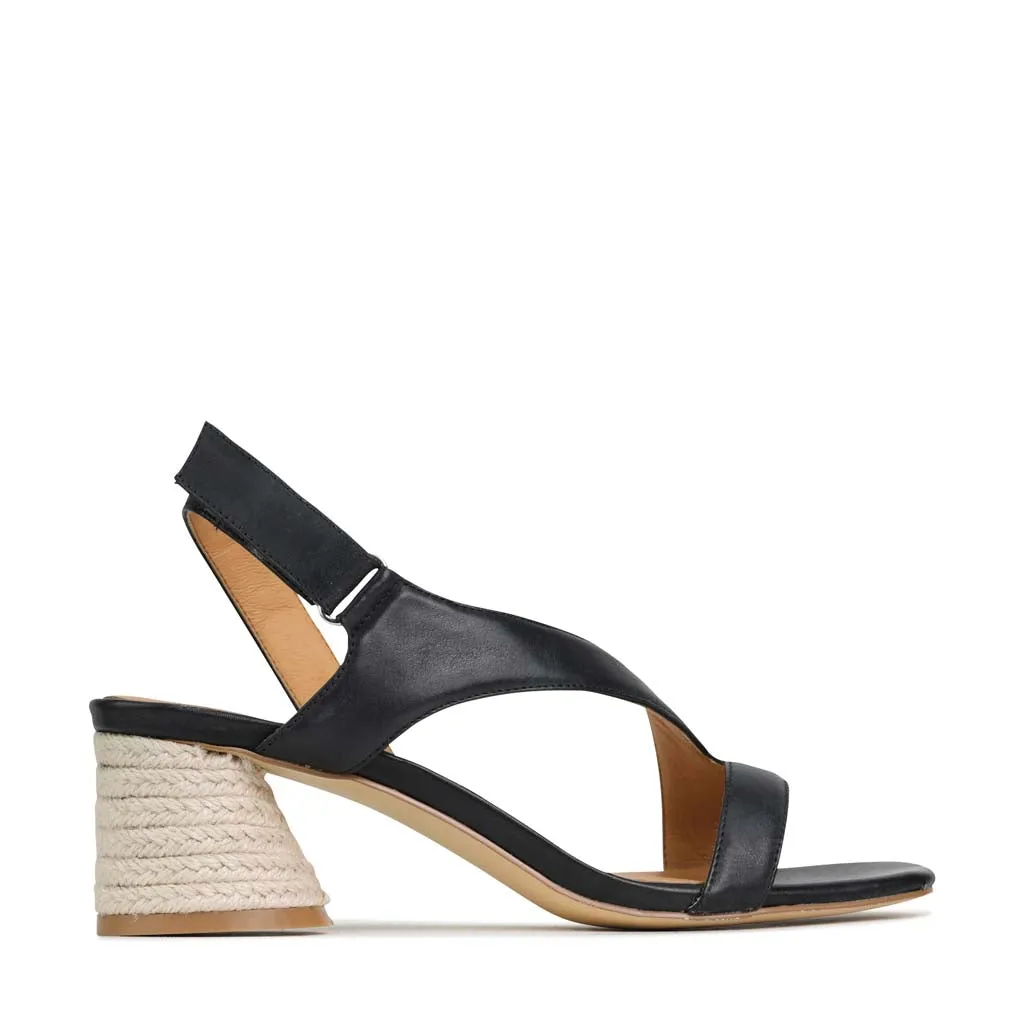 PERLE football boots Structured sole