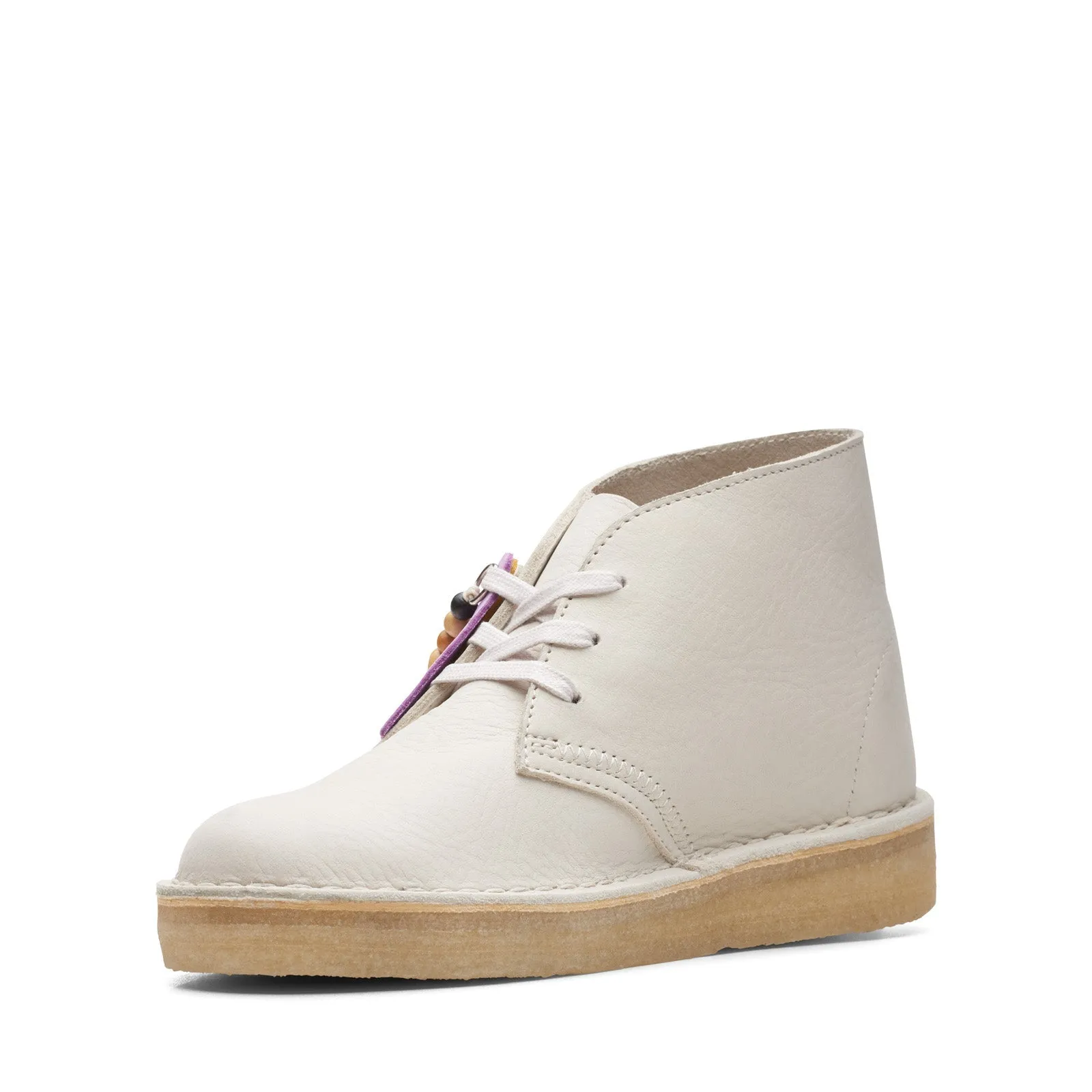 Weekend Trip Functional Appeal Clarks Desert Coal 26165813 Womens White Nubuck Lace Up Chukkas Boots
