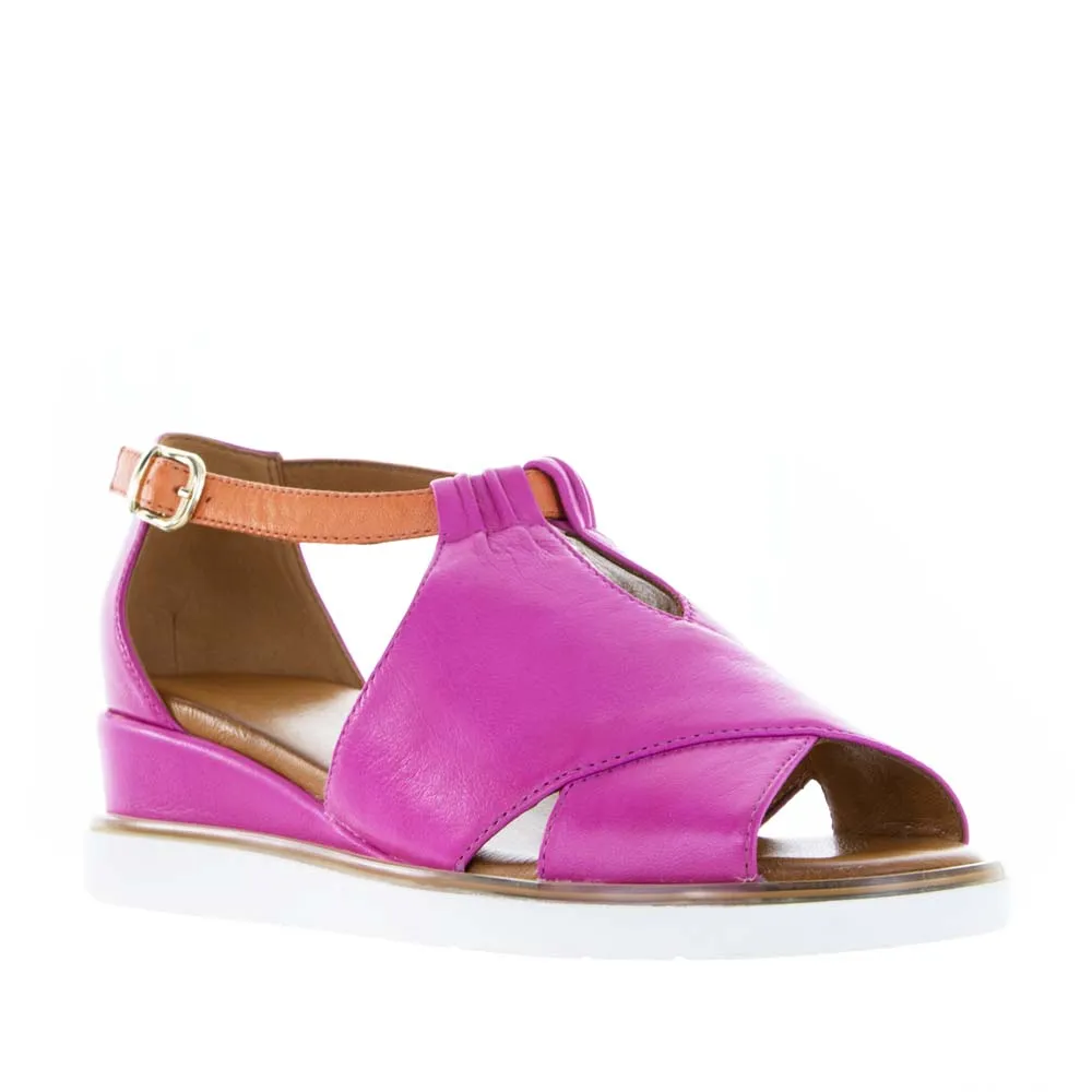 LE SANSA TOSCA HOT PINK TAN Rough texture