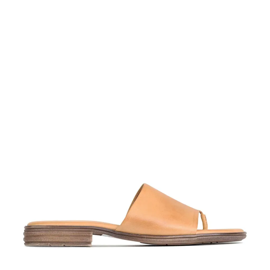 tennis players KAIA LEATHER SLIDE SANDALS