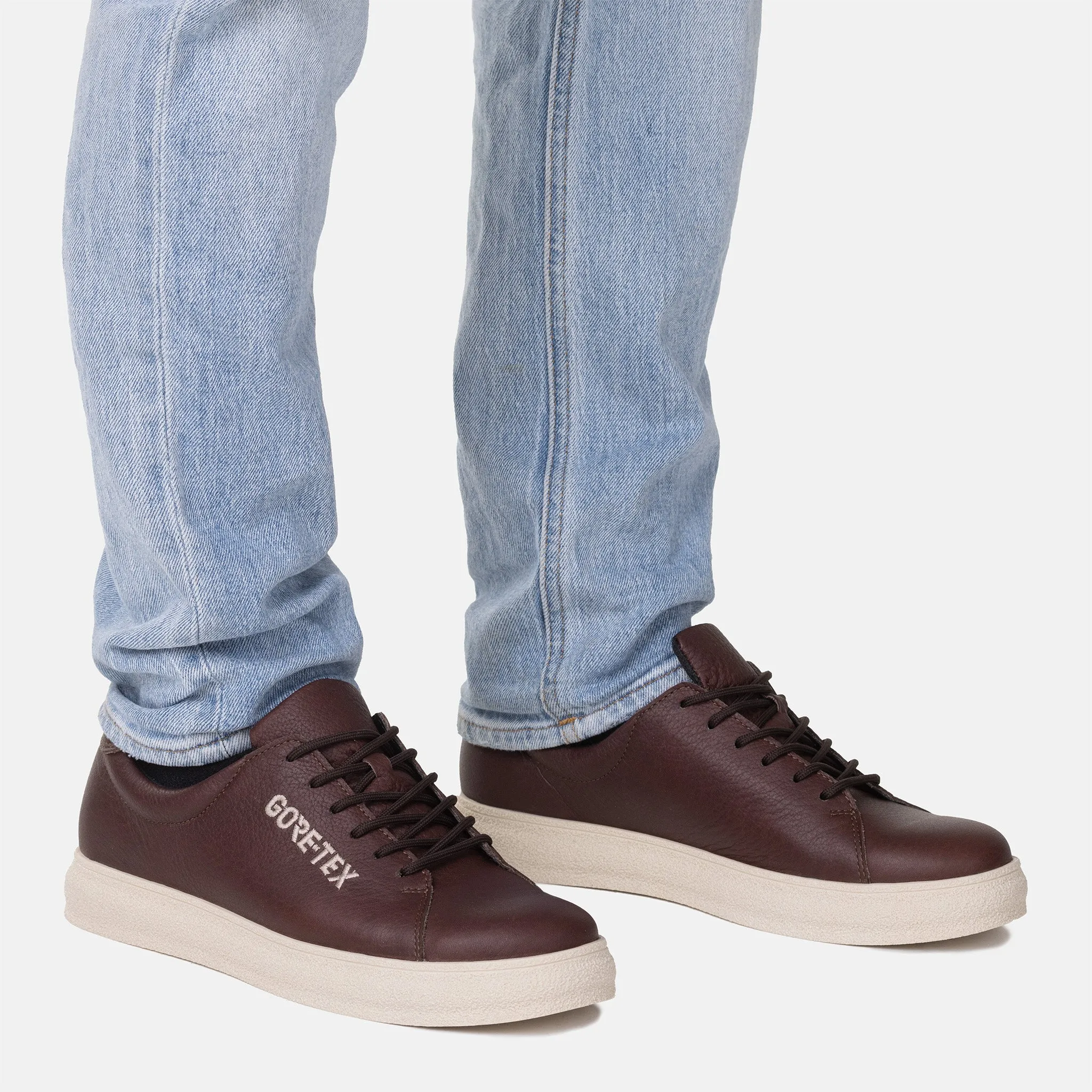 soccer players - specific benefits OIVA Men's GORE-TEX? sneakers