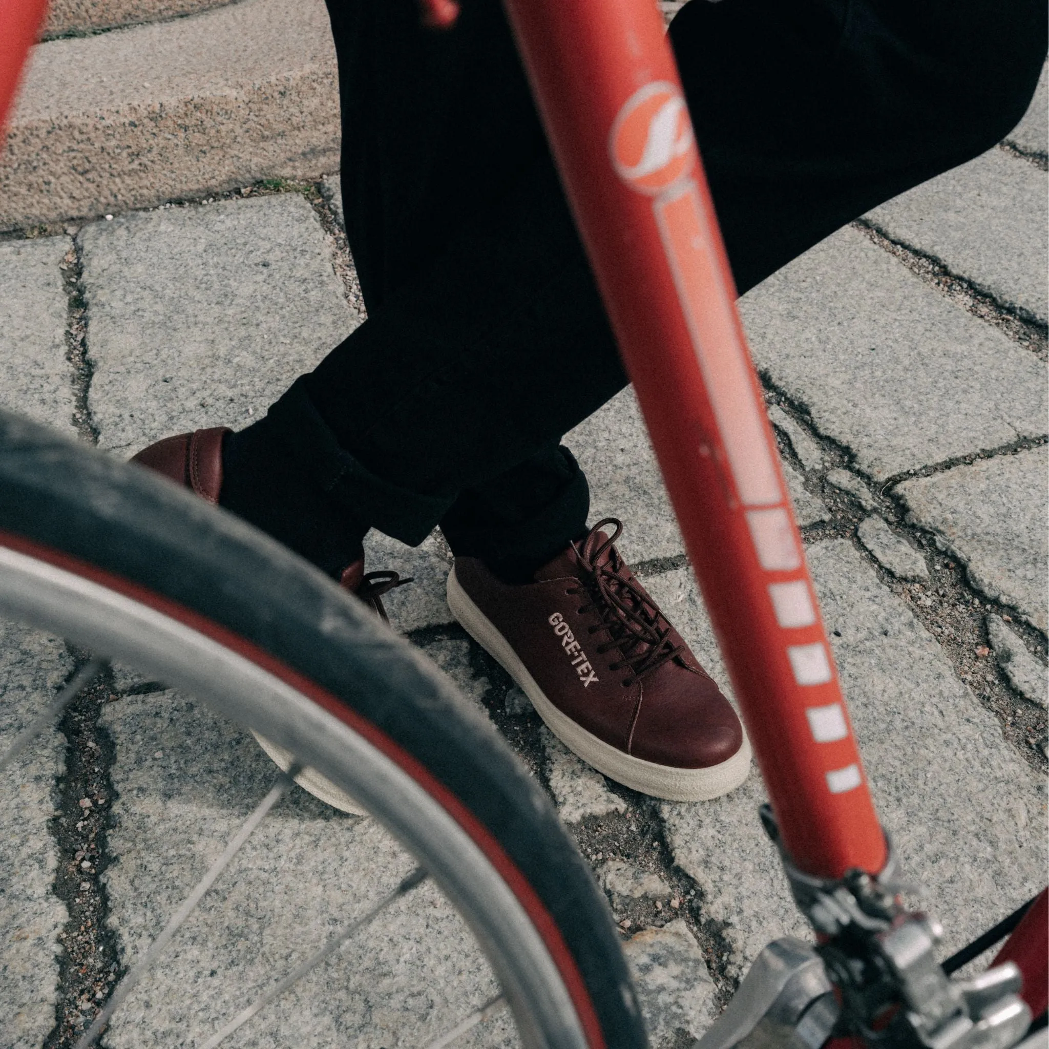 OIVA Men's GORE-TEX? sneakers monochromatic